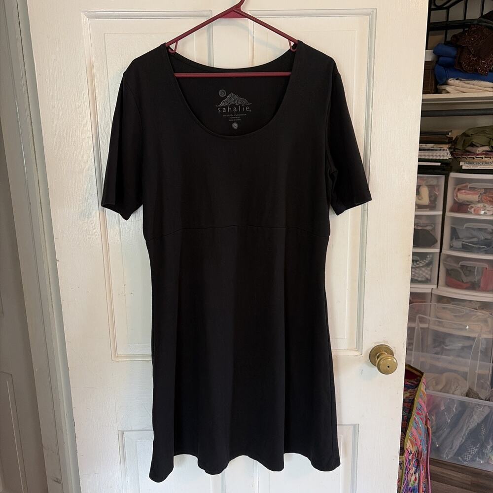Sahalie Black Knit T-Shirt Dress L Short Sleeve Scoop Neck Minimalist Athletic